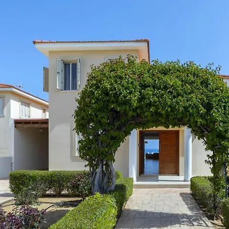 Villa You And Your Family Will Love This 5 Star Beachfront Villa, Protaras Villa 1536