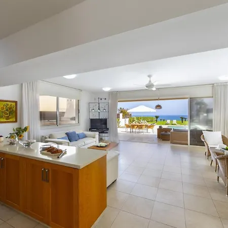 Villa You And Your Family Will Love This 5 Star Beachfront Villa, Protaras Villa 1536