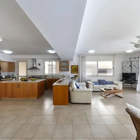 You And Your Family Will Love This 5 Star Beachfront Villa, Protaras Villa 1536 Paralimni