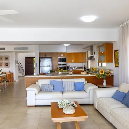 Villa You And Your Family Will Love This 5 Star Beachfront Villa, Protaras Villa 1536 Paralimni